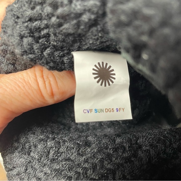 UGG Classic Cardi Cableknit Boots Black Zip Tall Size 7US Womens - Picture 13 of 15